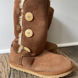 Bailey Button Triplet II Boots size 10 uggs