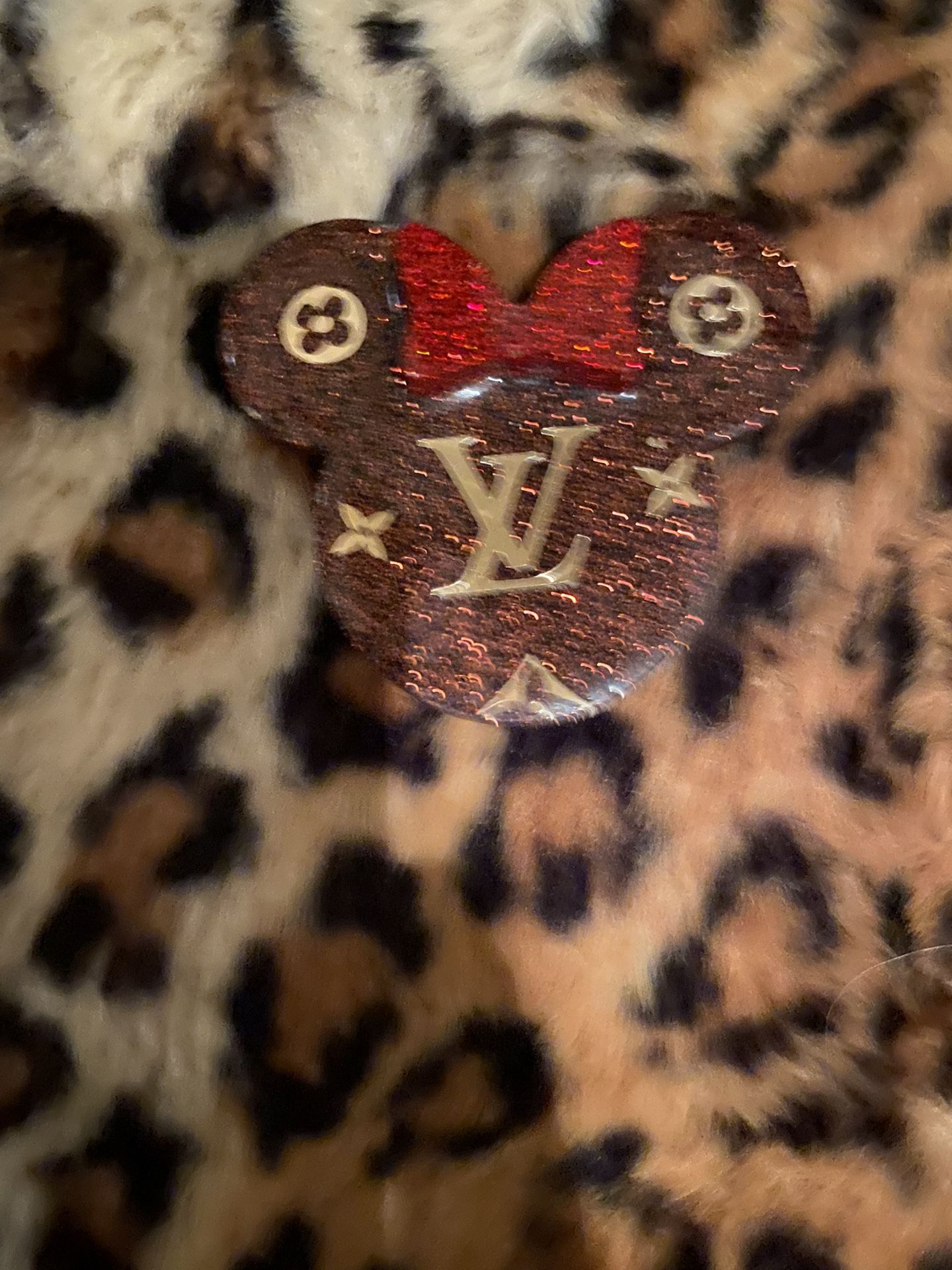 LV Logo Pop Socket