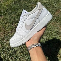 Jordan 1 Low GS “Neutral Grey” Size 5Y/6.5W