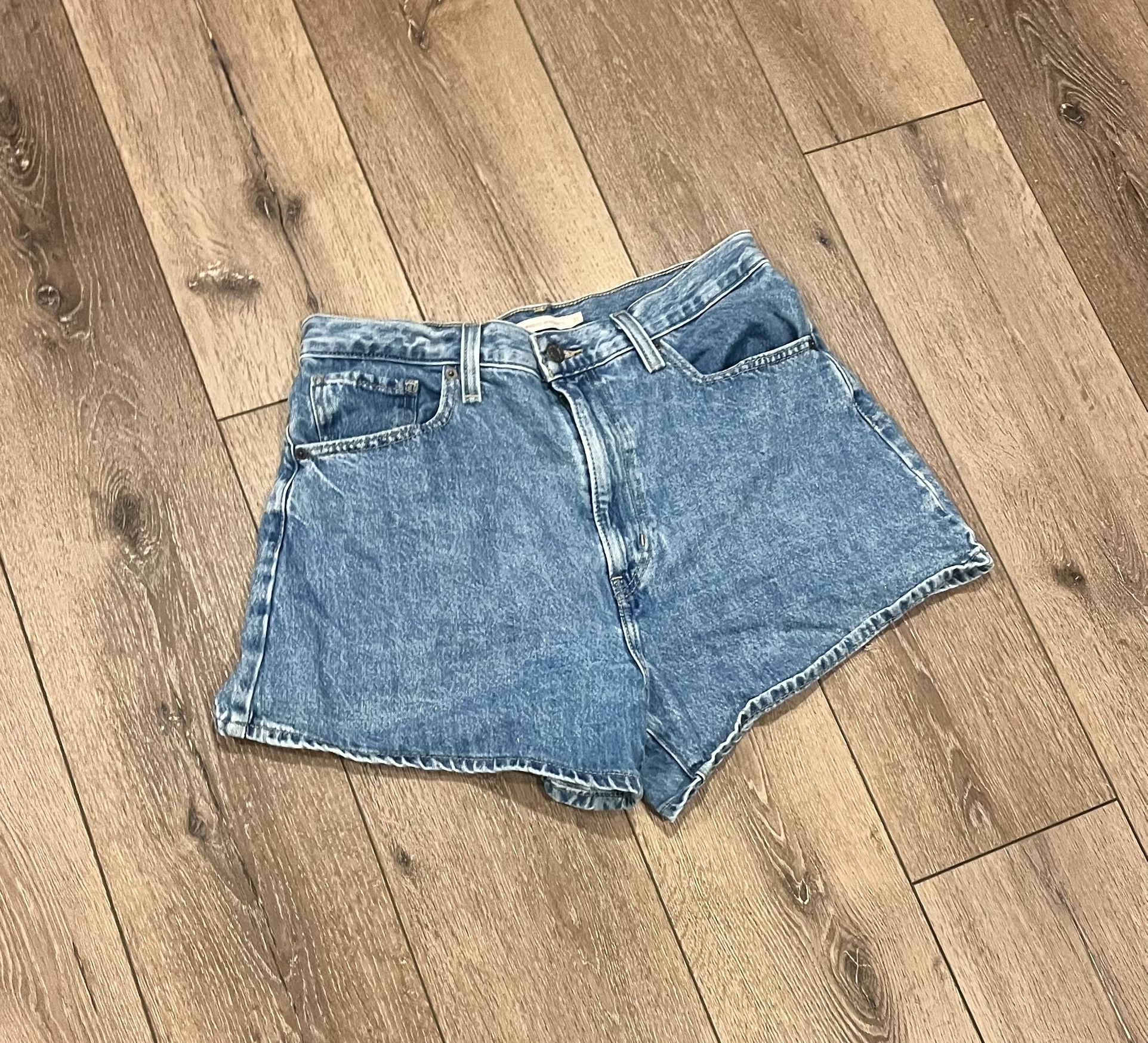 Levi Mom Shorts