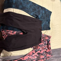 3 Women’s Leggings 