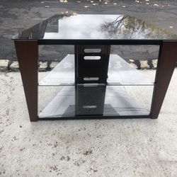 Very Good Condition TV Stand 