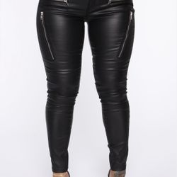 Leather Pants!! 👖