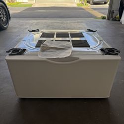 Samsung Washer / Dryer 27” Pedestal