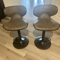 2 Adjustable Bar Stools