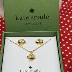 2035-AOHP Kate Spade “Everyday Spade” Cubic Zirconia Stud  & Pendent Set NWT