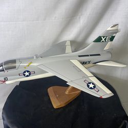 Vintage VXE-5 A-7e Corsair Model, 1/31 Mahogany Scale Model, Navy