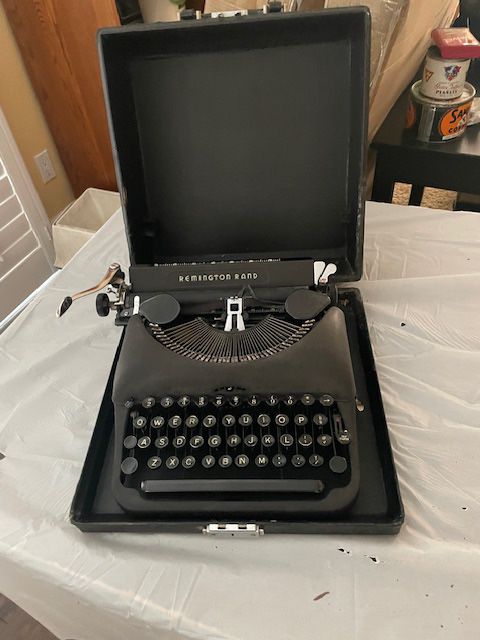 Vintage Remington Rand Portable Travel Manual Typewriter