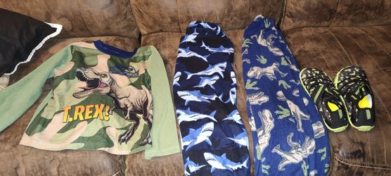 Free 6/7 clothes