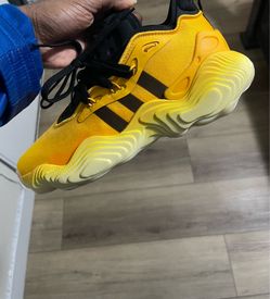 Trae Young 3 adidas