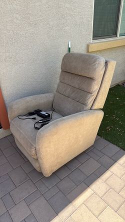 LazyBoy Wired recliner