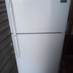 Frigidaire Refrigerator 
