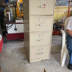 4 Drawer File Cabinet 