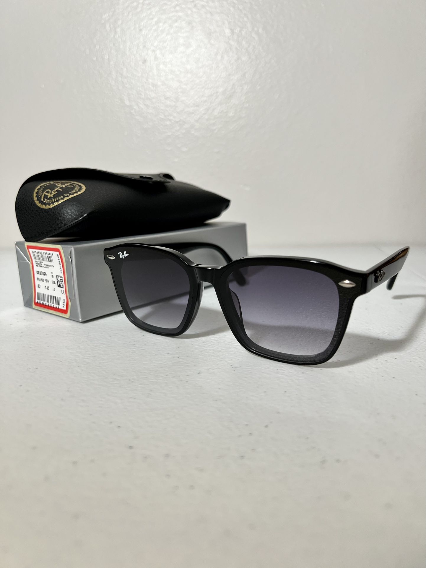 NEW RayBan Sunglasses with original Ray Ban Packaging