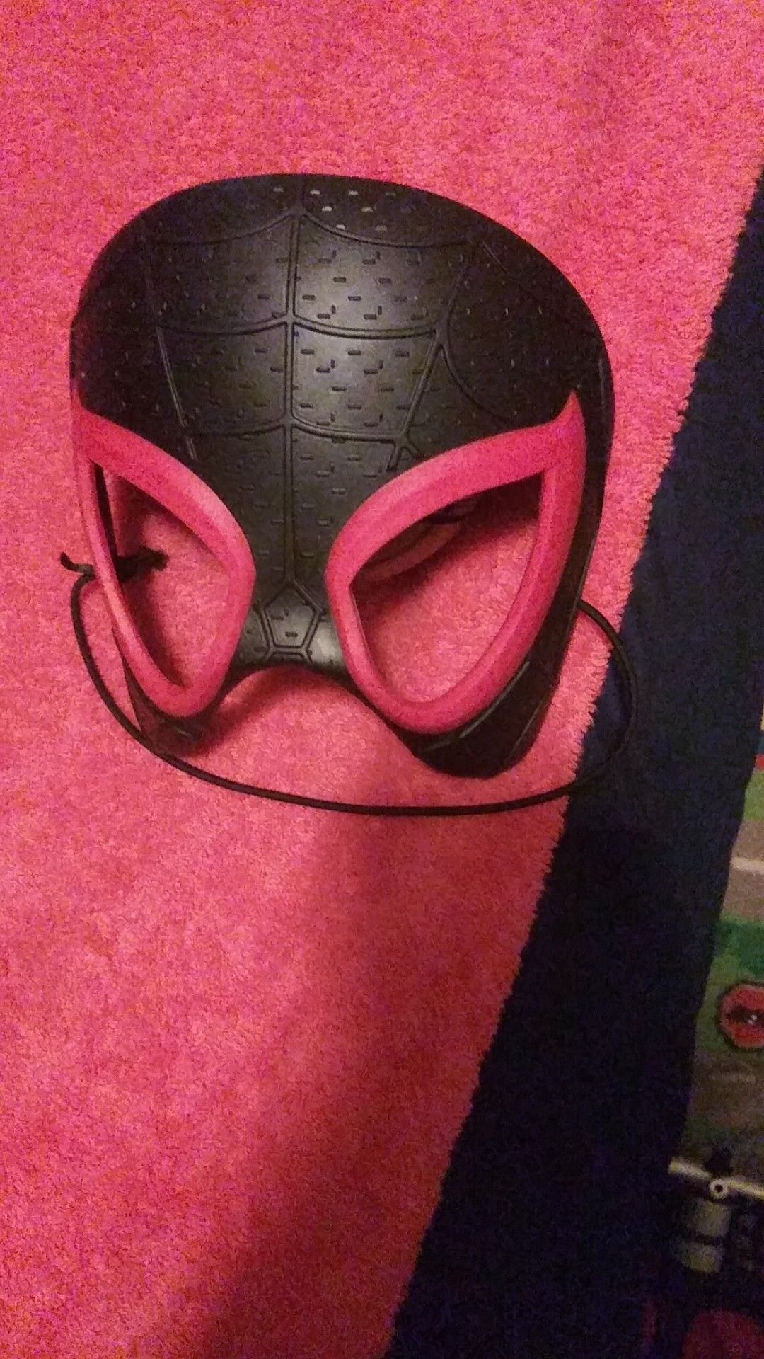 Spider-Man into Spiderverse mask