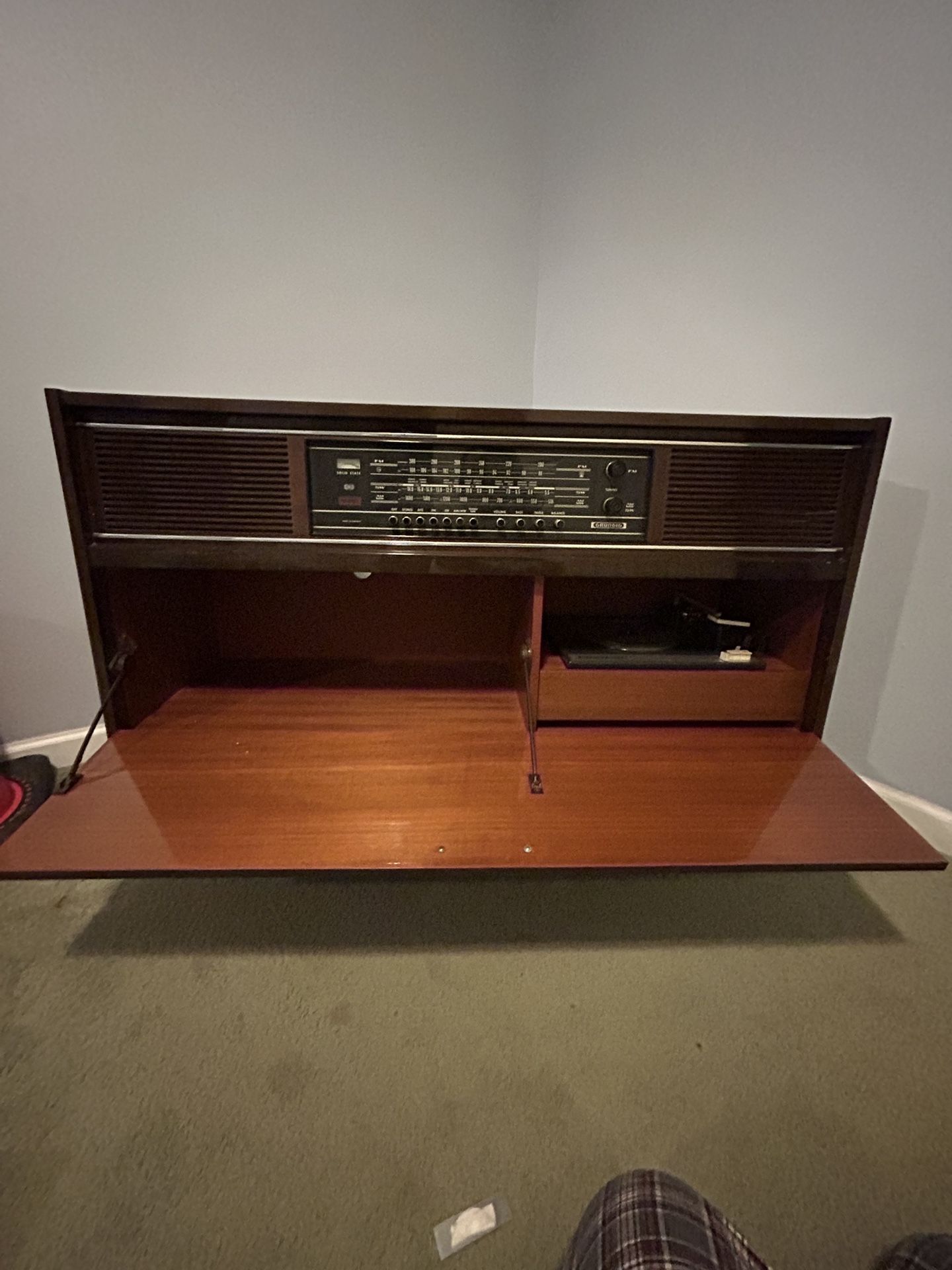 Grundig Vintage Radio w/ Record player