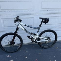Mongoose Teocali Comp Mountain Bike