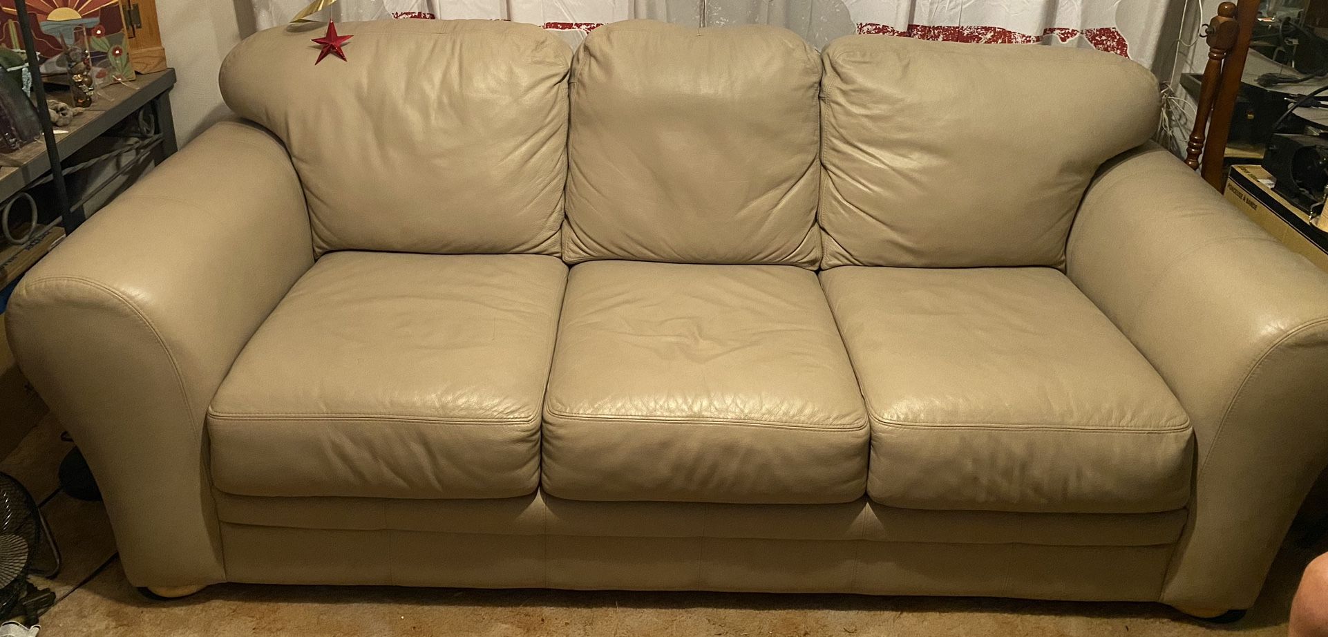 JC PENNEY LEATHER COUCH