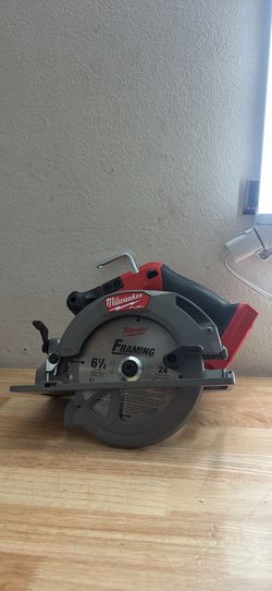 M18 FUEL 18V Lithium-Ion Brushless Cordless 6-1/2 in. Circular Saw (Tool-Only)