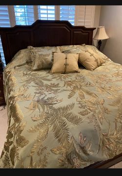 Florida Style Bed Spread & Shams 