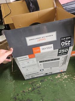 2 day old window air conditioner 6k btu