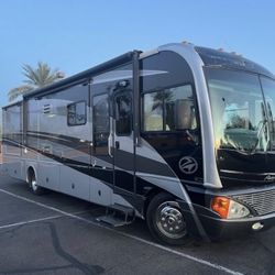 2006 Fleetwood Pace Arrow 38L
