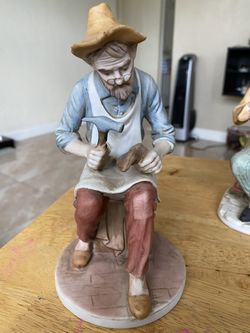 Vintage Cobbler Shoe Maker Porcelain Figurine 
