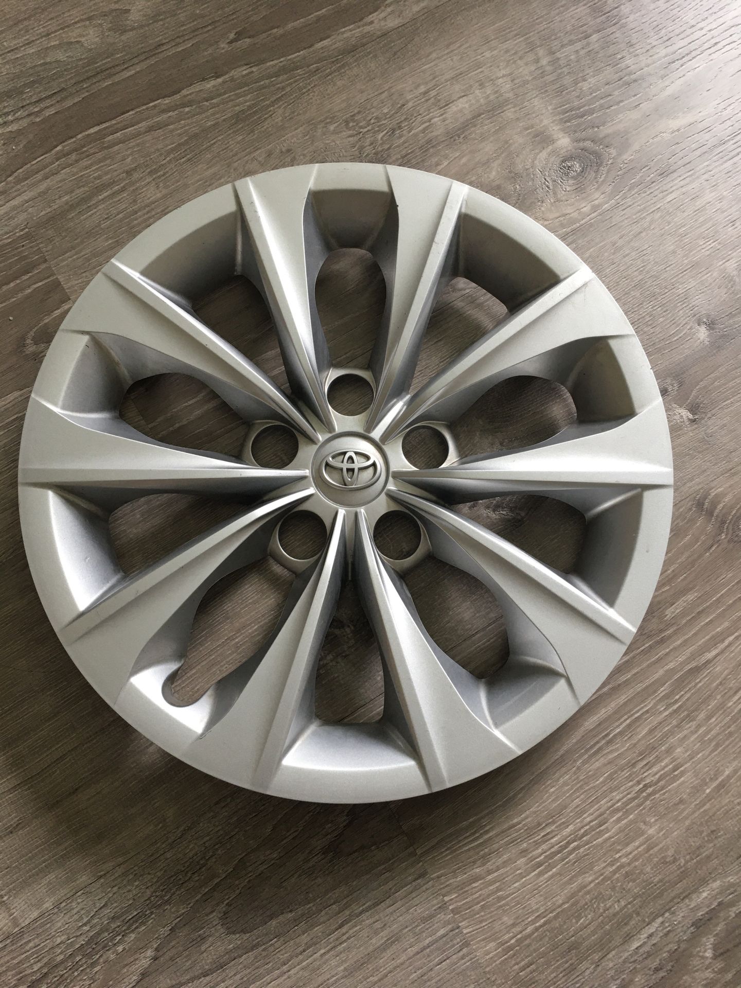 16” Toyota Camry Silver