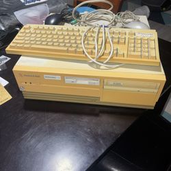 (WORKING) Vintage Packard Bell Computer And Keyboard