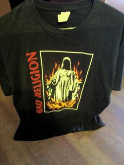 Men's extra large shirts and hat $10 for all band shirts/gamer XL