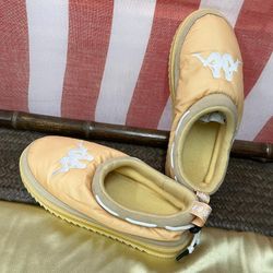 NWOT Kappa Unisex Slippers