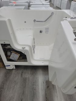 Jacuzzi Hottub bathtub
