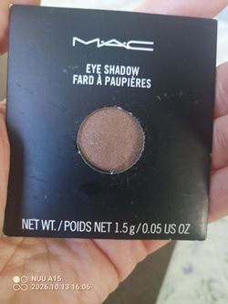 MAC Eyeshadow in Color TEMPTING. Discontinued color