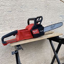 Milwaukee M18 FUEL 16 in. 18-Volt Lithium-lon Brushless Battery Chainsaw (Tool-Only)