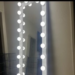 Vanity Mirror With Charging Outlet 