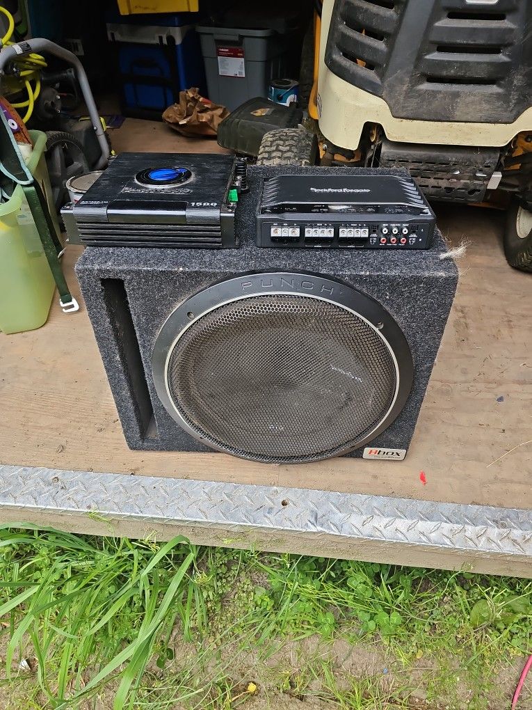 Rockford Fosgate Punch P2 15in Subwoofer and amps