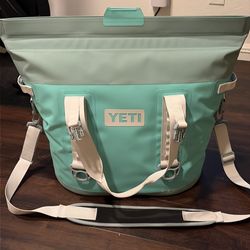 YETI Hopper M30 Insulated Bag Cooler
