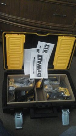 DEWALT20-Volt MAX Lithium-Ion Cordless Combo Kit (2-Tool) Impact drill and screw