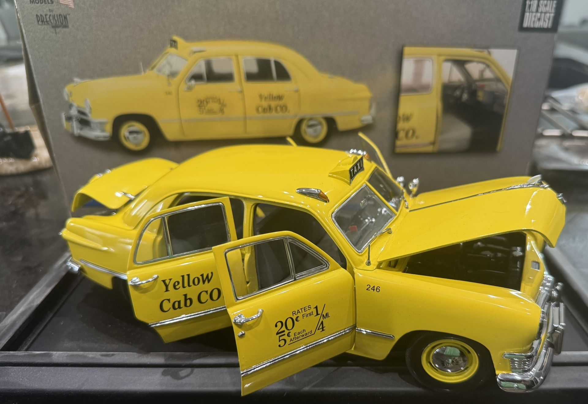 1950 Ford Yellow Cab 1/18 スケール 1/18 PRECISION MINIATURES 1950 FORD Cab Taxi Yellow 🤝ALSO OPEN