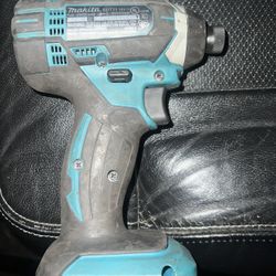 Makita XDT11 18V LXT® Impact Driver is a compact, high-torque tool 