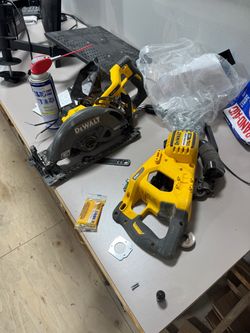 Dewalt FlexVolt Worm Drive Saw for parts