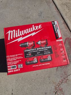 Milwaukee m18 drill set