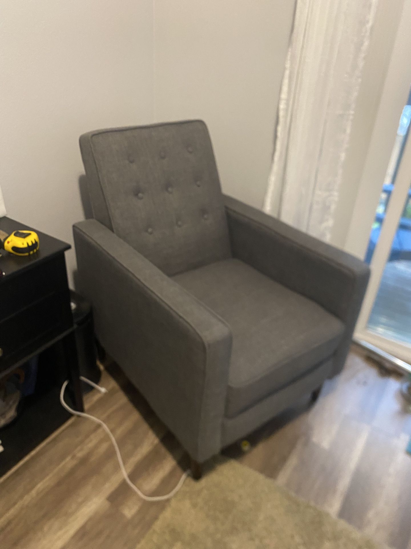 Like New $30 Upholstered Reclining Chairs. Must Pick Up On Beacon Hill This Weekend.