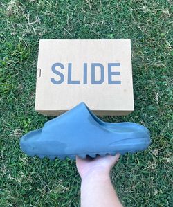 Yeezy Slide “Slate Marine”