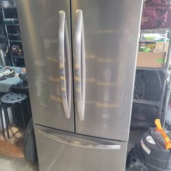 Frigidaire Refrigerator 
