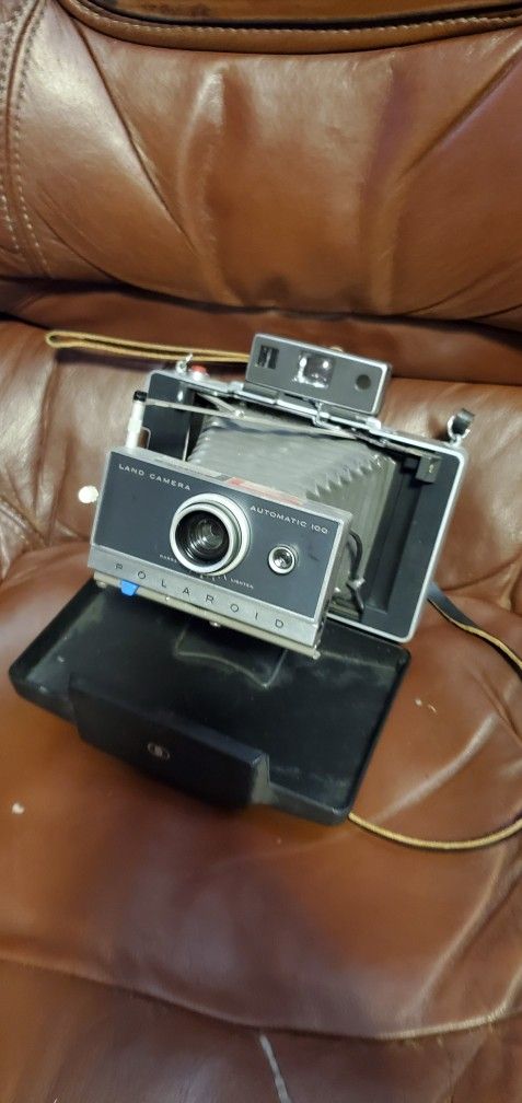 Polaroid 100 Land Camera