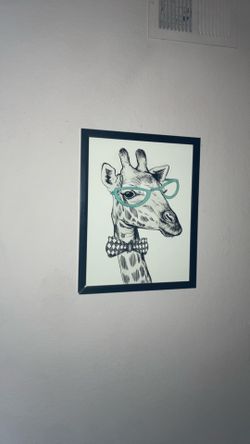 Giraffe 🦒 print for wall inspo