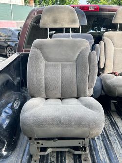 Obs seats.