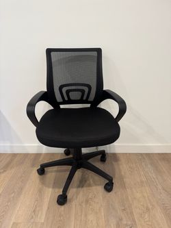 Black Mesh Office Chair