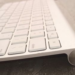Wireless APPLE KEYBOARD $40